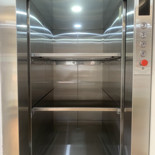 THANG MÁY TẢI THỰC PHẨM LỚN 3 NGĂN LỚN