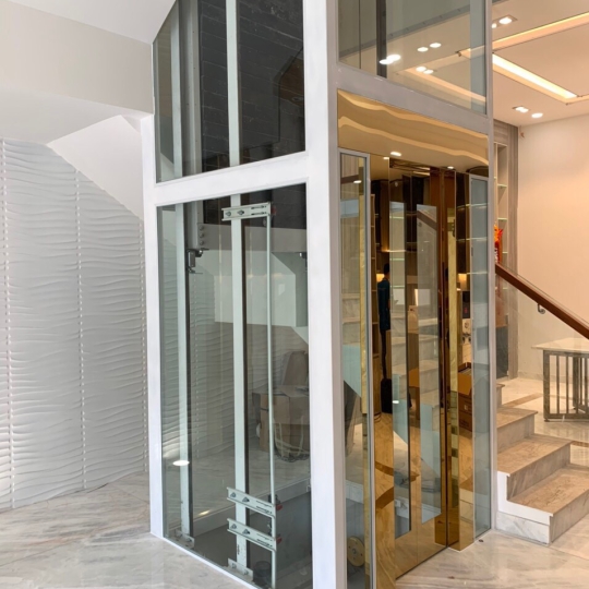 THANG MÁY LỒNG KÍNH TRONG GIA ĐÌNH